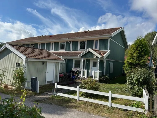Radhus, Otto Bondesväg 17, Margretelund - Tråsättra, Österåker