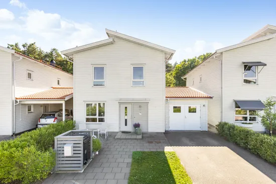 Radhus, Blåeldsbågen 40, Sturefors, Linköping