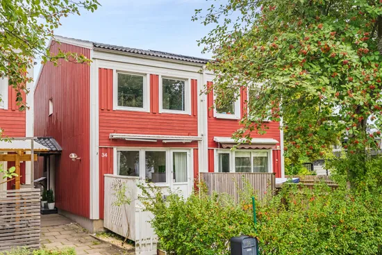 Radhus, Torpstugegränd 34, Bromsten, Stockholm