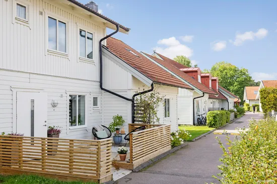 Radhus, Genuavägen 40, Torslanda - Skutehagen, Göteborg