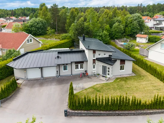 Villa, Anders Petters väg 40, Örebro