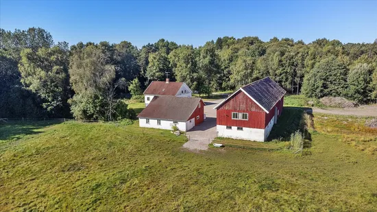Gård/Skog, Överby 4, Tanum