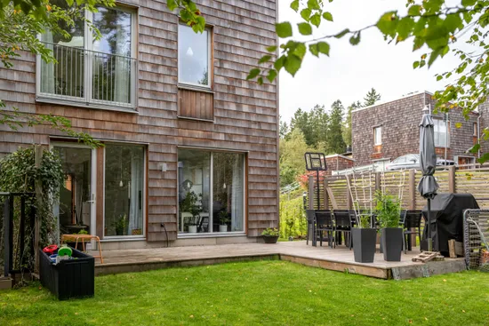 Radhus, Valthornsgatan 6A, Hestra, Borås