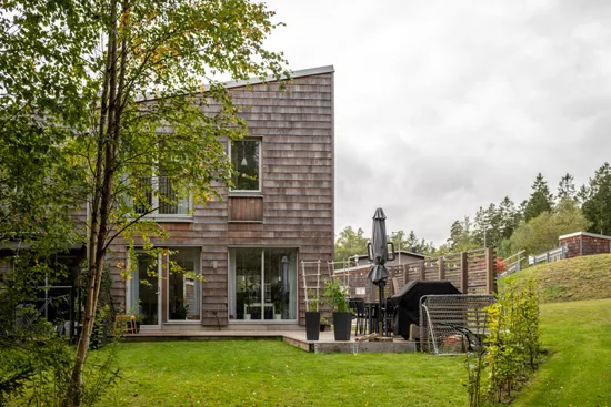 Radhus, Valthornsgatan 6A, Hestra, Borås
