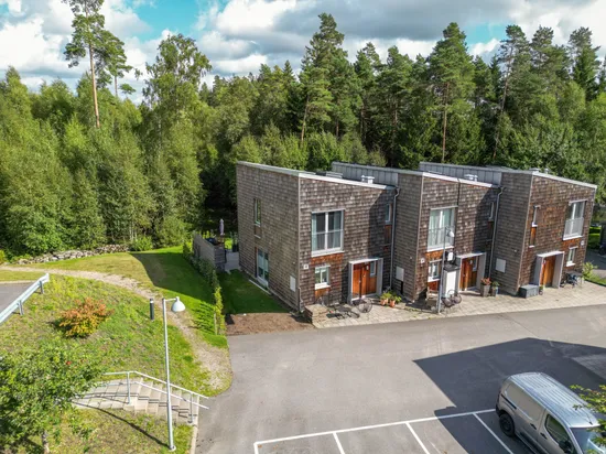 Radhus, Valthornsgatan 6A, Hestra, Borås