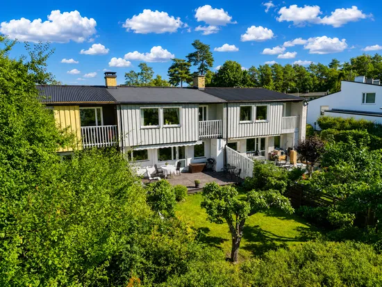 Radhus, Kurirgatan 6, Hässelby Södra Villastad, Stockholm