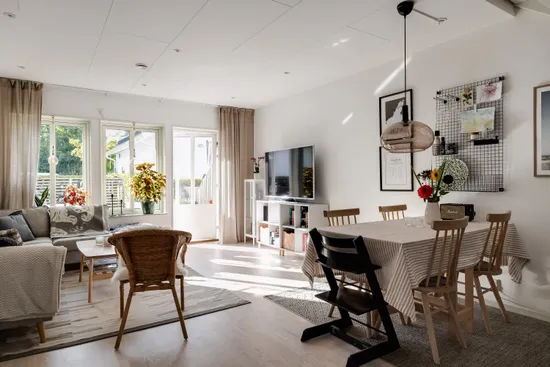 Radhus, Hindergårdsgatan 47B, Rynninge, Örebro