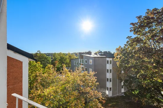Bostadsrätt, Örnstigen 6, högst upp i huset, Näsbypark, Täby