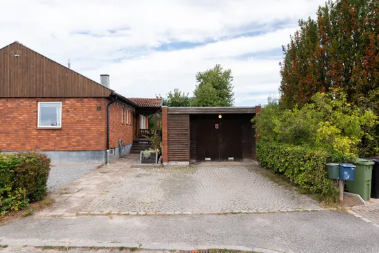Villa, Båtyxgatan 17, Bjurhovda, Västerås