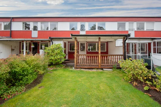 Radhus, Ringduvegatan 32, Råby, Västerås
