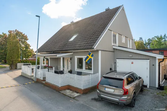 Radhus, Kadriljvägen 6, Brunna, Upplands-Bro
