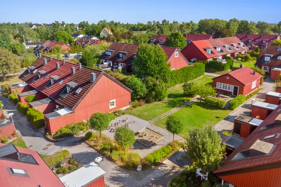Radhus, Björnidegränd 275, Kälvesta, Stockholm