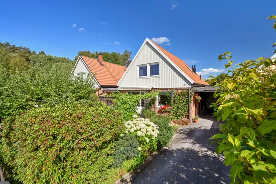 Radhus, Båtsmansvägen 81, Runby, Upplands Väsby