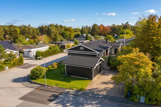 Villa, Berghemsvägen 9, Berghem / Polhem, Järfälla