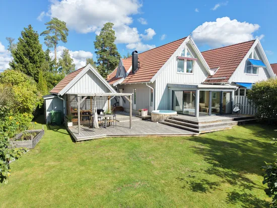 Radhus, Fortvägen 99, Gribbylund, Täby