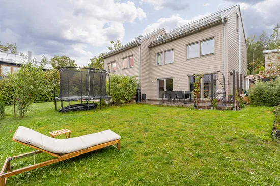 Radhus, Ledungsvägen 27, Väsjön, Sollentuna