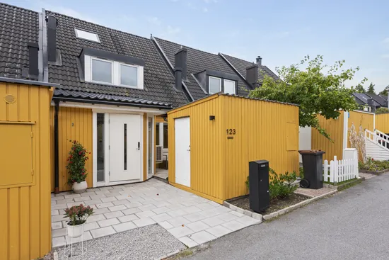 Radhus, Ellagårdsvägen 123, Ella Gård, Täby