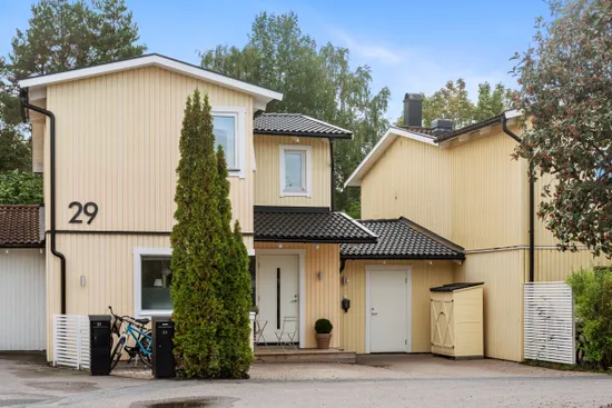 Radhus, Väpplingvägen 29, Vallatorp, Täby