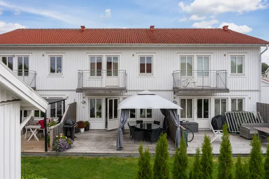 Radhus, Persikogatan 7J, Nyponlunden, Örebro