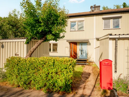 Radhus, Lievägen 12, Tureberg, Sollentuna