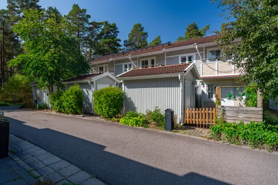 Radhus, Västgötaresan 43, Sävja, Uppsala