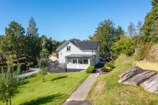Villa, Kyrkogatan 38, Kinna, Mark