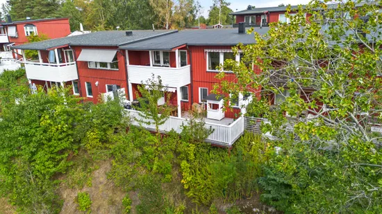 Radhus, Svängstigen 44, Hanviken/Trollbäcken, Tyresö