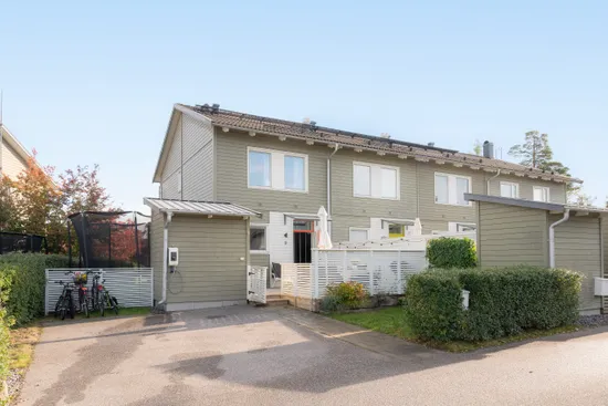 Radhus, Gyllenvägen 9, Charlottendal, Värmdö