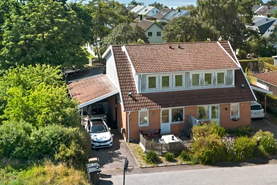 Radhus, Sutarevägen 52, Gislövs Läge / Serresjö, Trelleborg