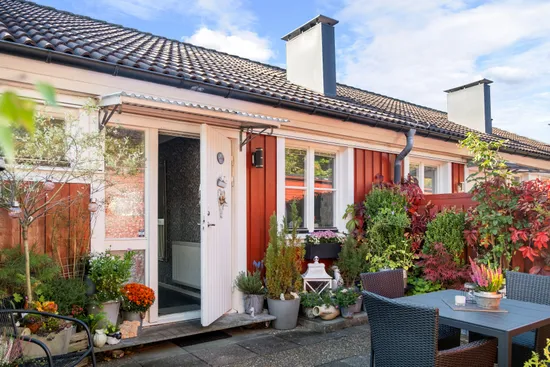 Radhus, Pilörtsvägen 1C, Fritsla, Mark