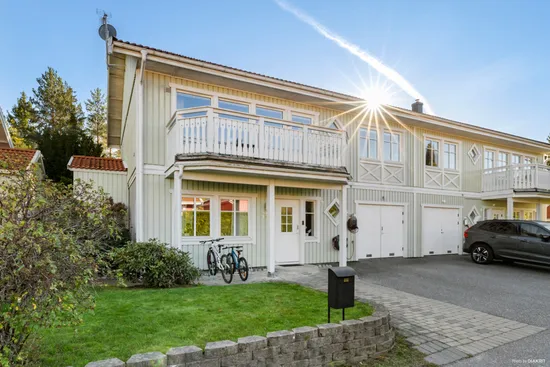 Radhus, Reduttvägen 72, Gribbylund, Täby