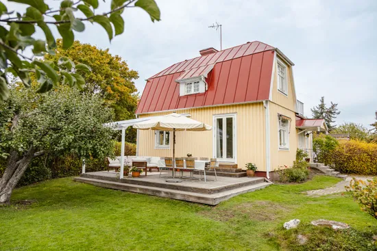 Villa, Fullerövägen 17, Hammarby Stadshage, Västerås