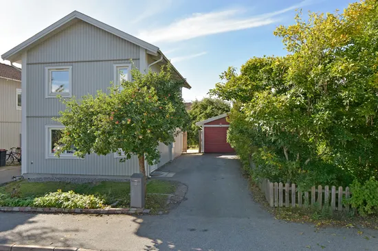 Radhus, Kämpevägen 32, Skälby, Järfälla