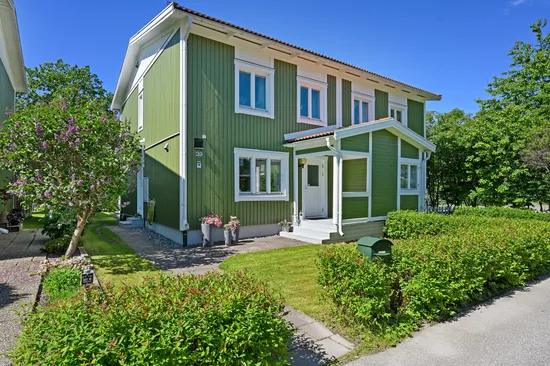 Radhus, Etydgränd 39, Huddinge