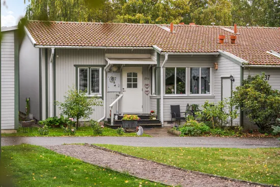 Radhus, Januarivägen 37B, Brogetorp, Flen