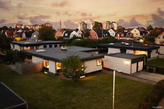 Villa, Esbjörnsgatan 5, Sörby, Örebro
