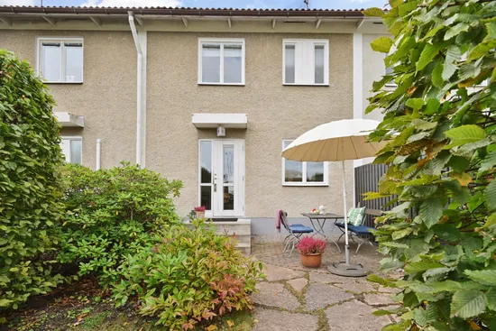 Radhus, Lövåsvägen 28, Helenelund, Sollentuna