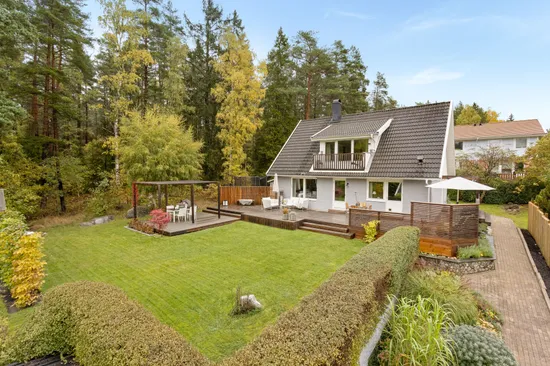 Villa, Biskop Nils väg 40, Stäket, Järfälla