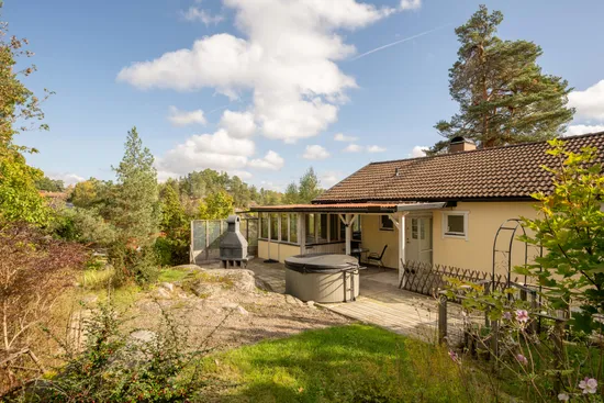 Villa, Annerstavägen 9, Västra Solgård, Huddinge