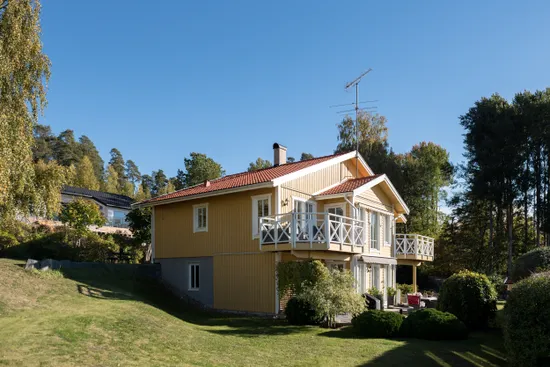 Villa, Grans gårds väg 18, Yttergran, Håbo