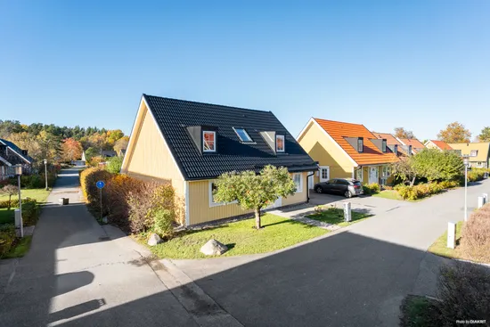 Radhus, Hjortrongränd 11, Enebyberg, Danderyd