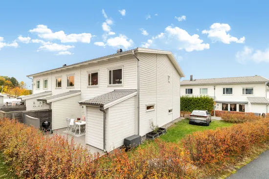 Radhus, Norra Atriumvägen 32, Kvisslingby, Österåker