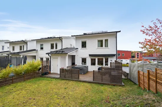 Radhus, Flygarvägen 18, Botkyrka