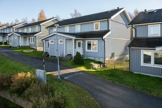 Radhus, Koltrastvägen 94, Stenhammar, Härnösand