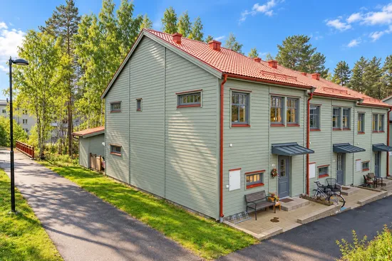 Radhus, Reveljvägen 15C, Surbrunnshagen, Falun