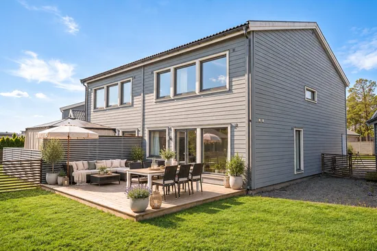 Radhus, Lillmossvägen 12B, Kungsängen/Norrboda, Upplands-Bro