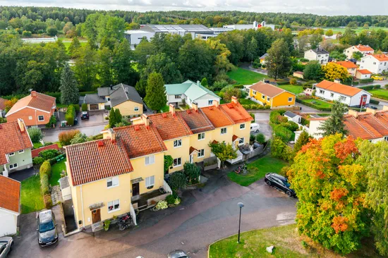 Radhus, Växthusvägen 34, Vega, Västerås