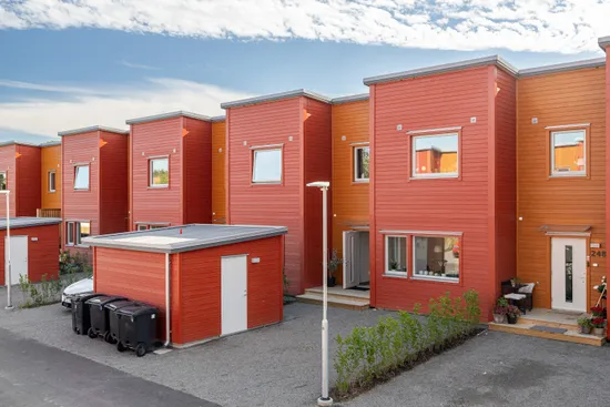 Radhus, Hjulaxelvägen 250, Gunsta, Uppsala