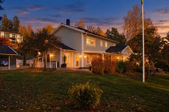 Villa, Murgrönsvägen 8, Botkyrka