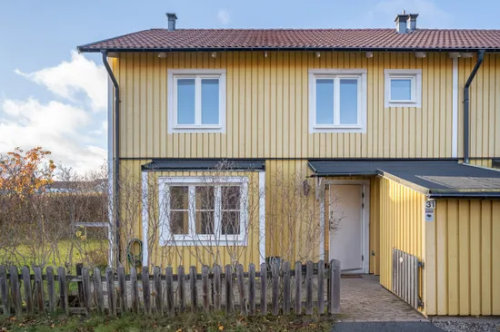Radhus, Skördevägen 31, Åkers Styckebruk, Strängnäs